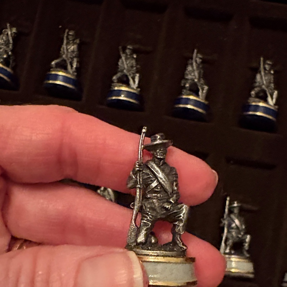 Civil War Chess Set 1983 - Picture 6 of 11